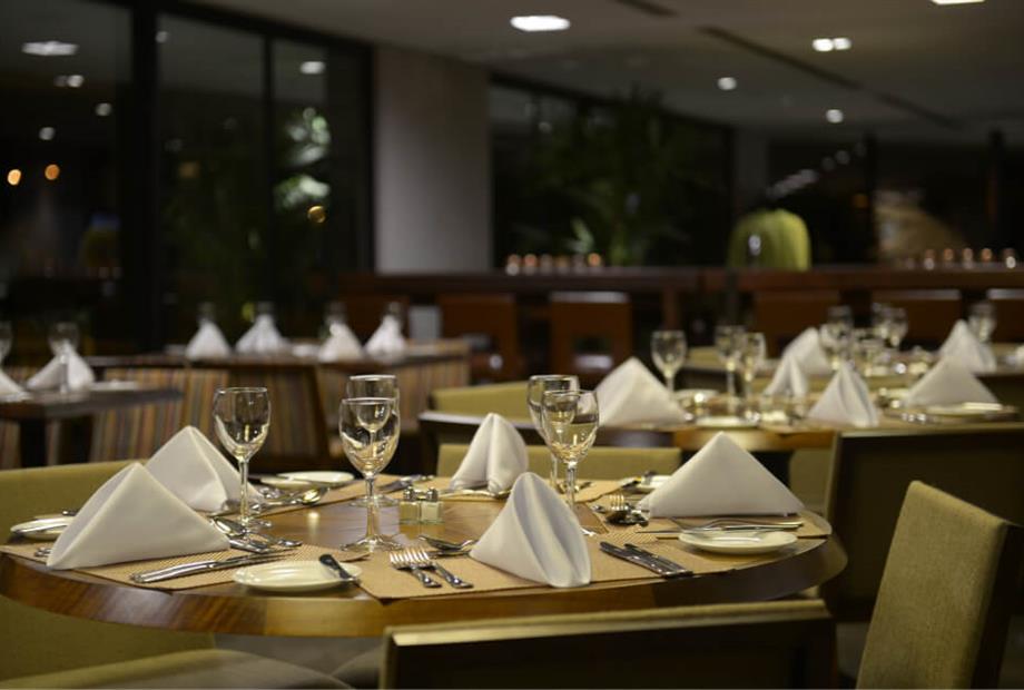 hotel_deville_campo_grande-restaurante_7.jpg
