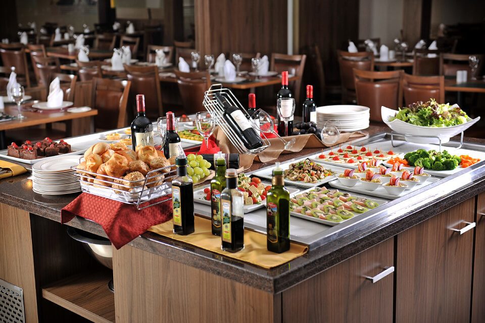 hotel-deville-curitiba_restaurantes-bares_03.jpg