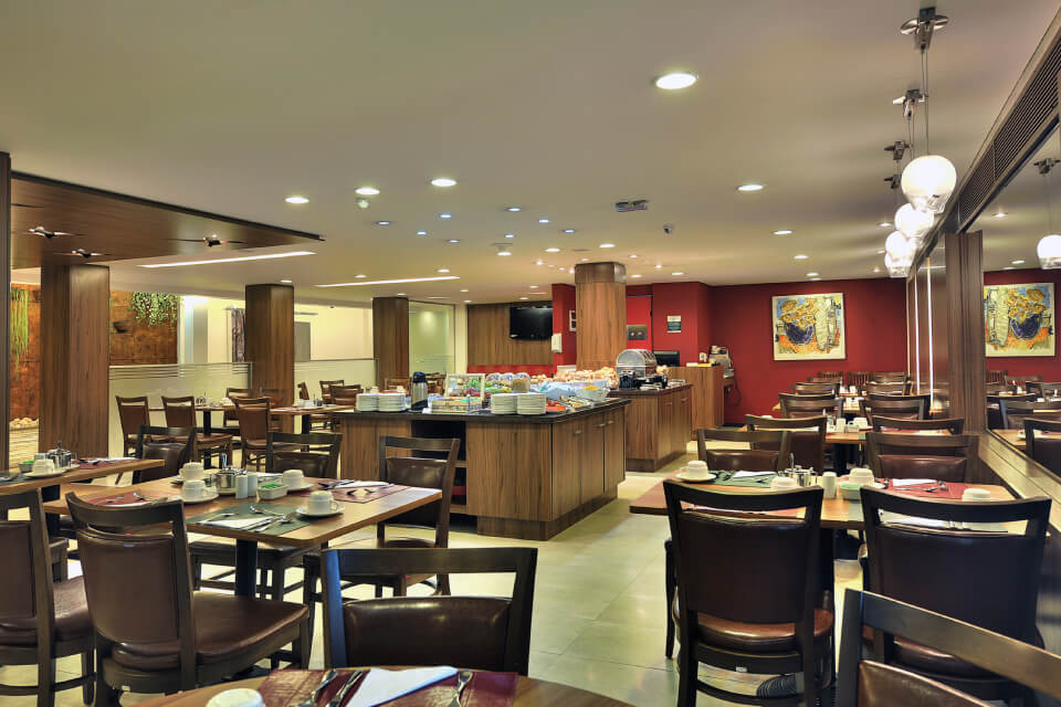 hotel-deville-curitiba_restaurantes-bares_01.jpg