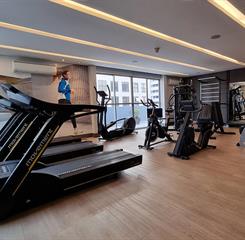 hotel-deville-curitiba_academia_01.jpg
