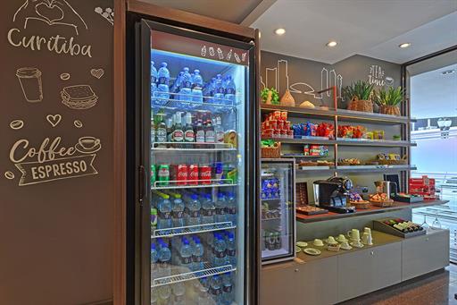 hotel-deville-curitiba_loja-de-conveniencia_01.jpg