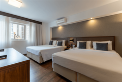 Quarto Luxo  Com 2 Camas de Casal