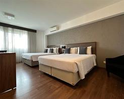 Quarto Luxo  Com 2 Camas de Casal