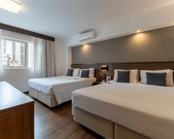 Quarto Luxo  Com 2 Camas de Casal