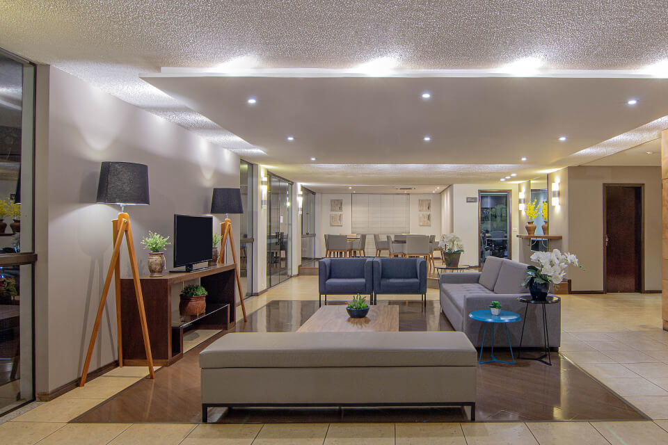 hotel_deville_cascavel-area_de_estar_1.jpg