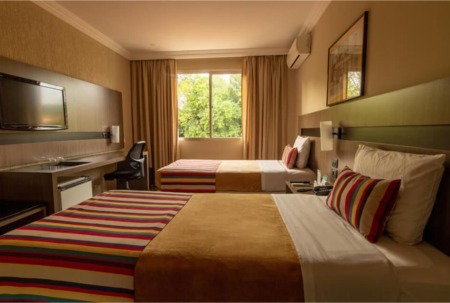hotel_deville_cascavel-quarto_superior_2cs_1.jpg