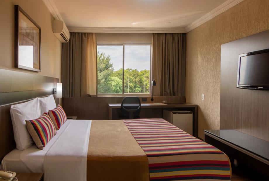 hotel_deville_cascavel-quarto_superior_1cc_2.jpg