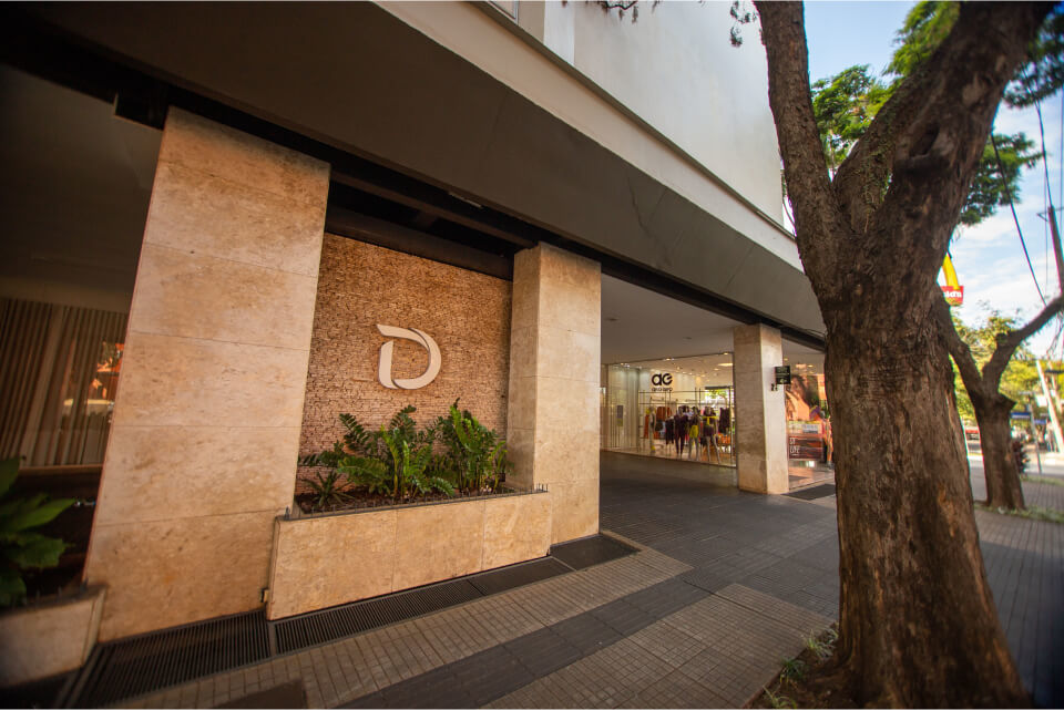 hotel_deville_maringa-fachada_2.jpg