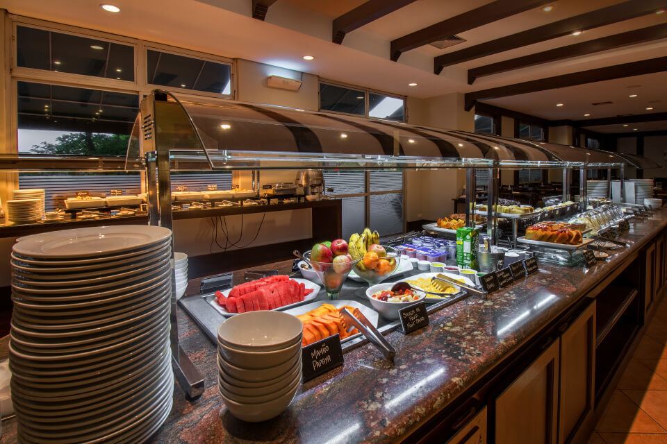 hotel_deville_maringa-café_2.jpg