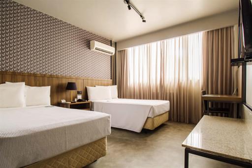 hotel_deville_maringa-quarto_standard_2cs_3.jpg
