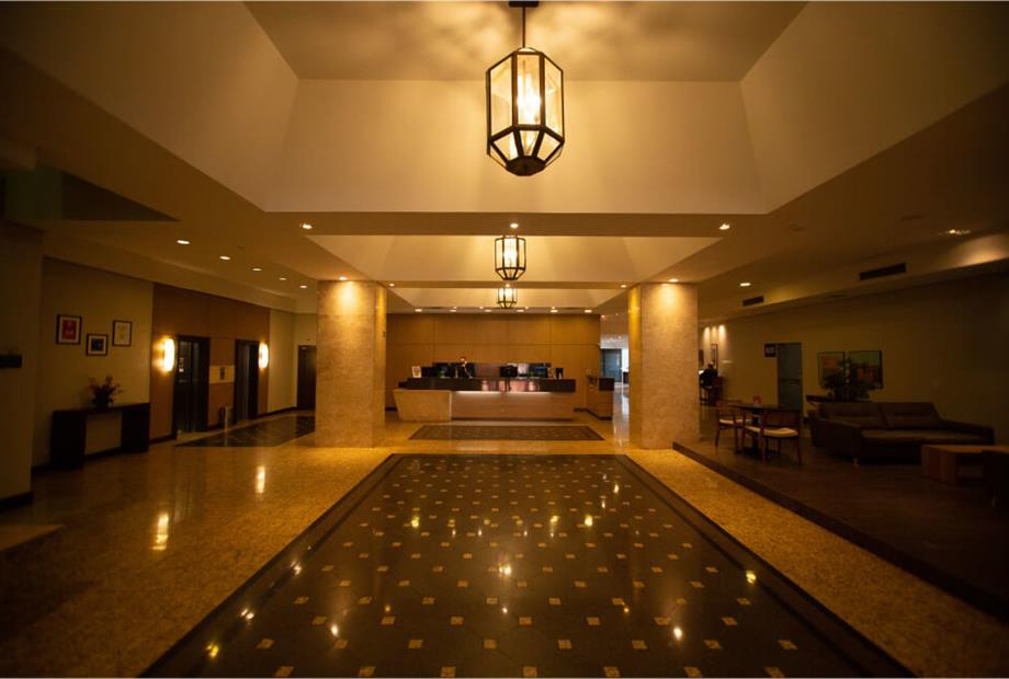 hotel_deville_maringa-lobby_1.jpg