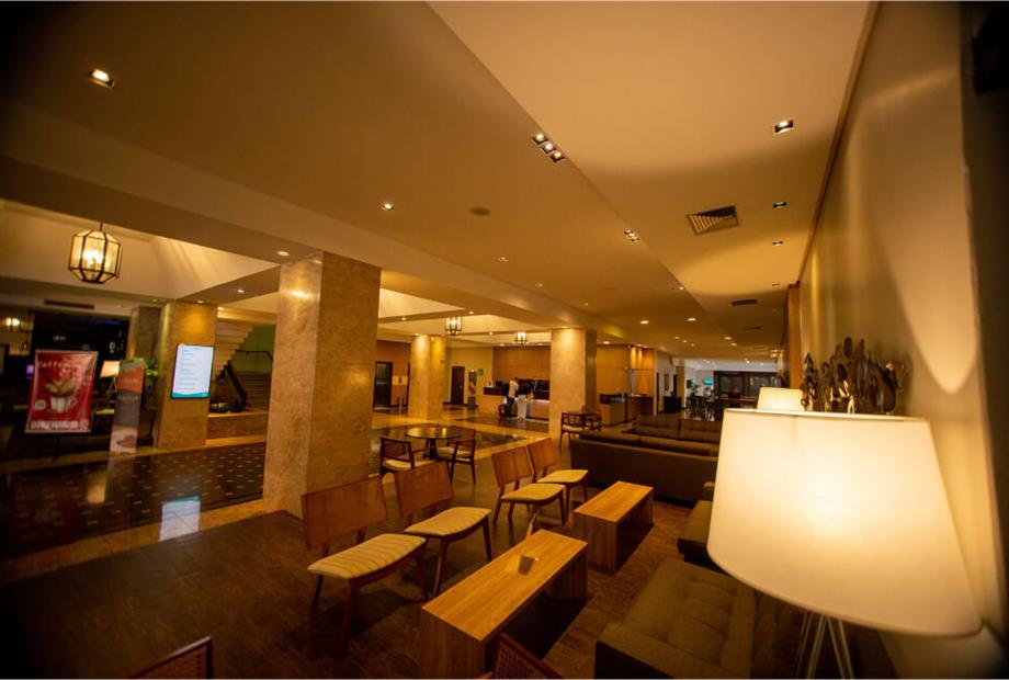 hotel_deville_maringa-lobby_2.jpg