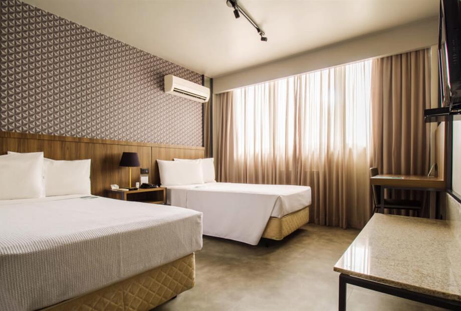 hotel_deville_maringa-quarto_standard_2cs_3.jpg