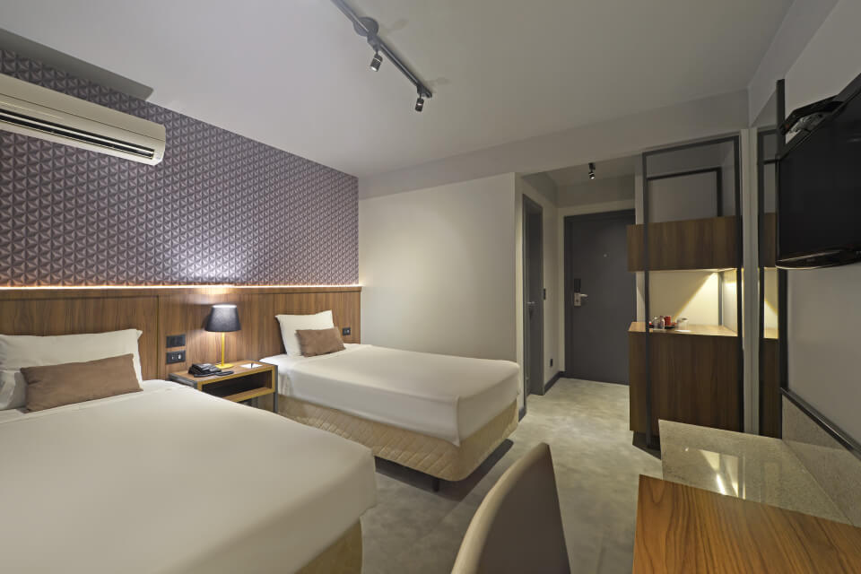 hotel_deville_maringa-quarto_standard_2cs_1.jpg