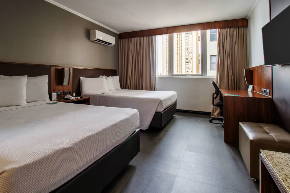 hotel_deville_maringa-quarto_superior_2cc_2.jpg