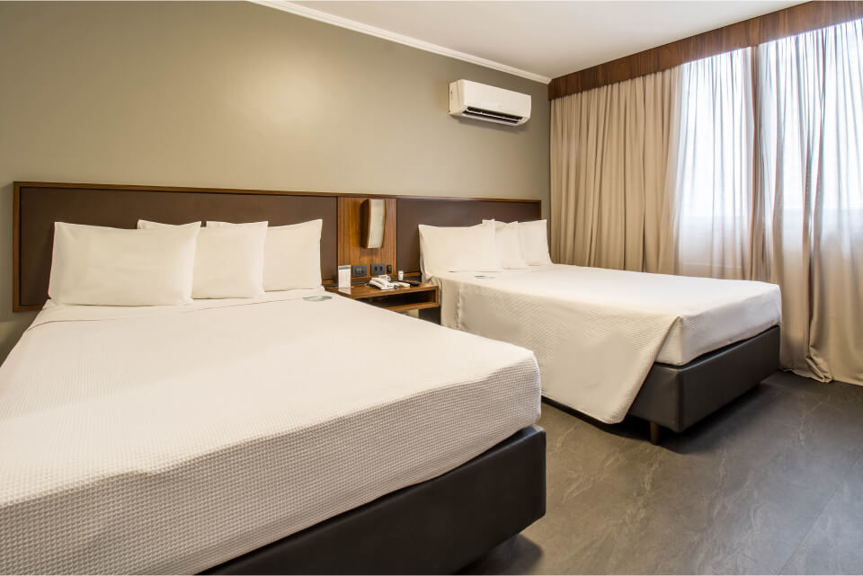 hotel_deville_maringa-quarto_superior_2cc_3.jpg