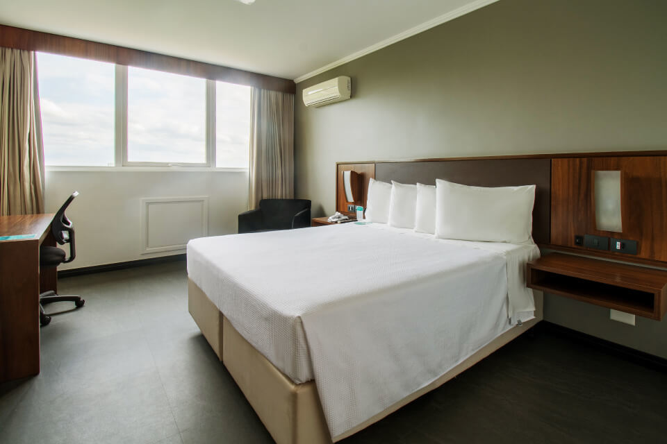hotel_deville_maringa-quarto_superior_1cc_2.jpg