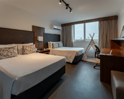 Quarto Luxo com 2 Camas de Casal