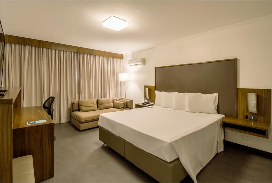 hotel_deville_maringa-luxo_1_cama_queenl_3.jpg