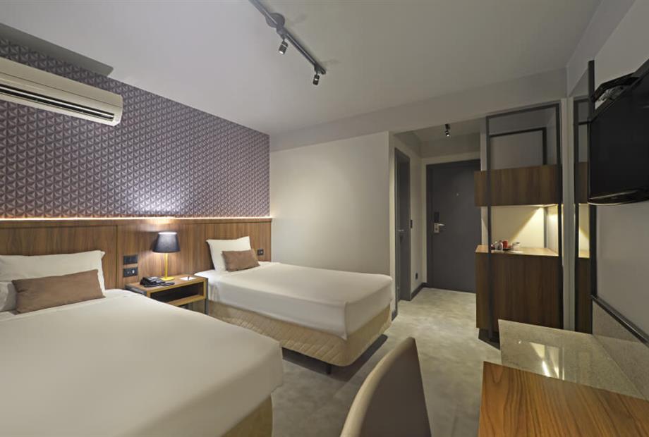 hotel_deville_maringa-quarto_standard_2cs_1.jpg