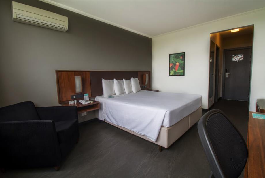 hotel_deville_maringa-quarto_superior_1cc_3.jpg