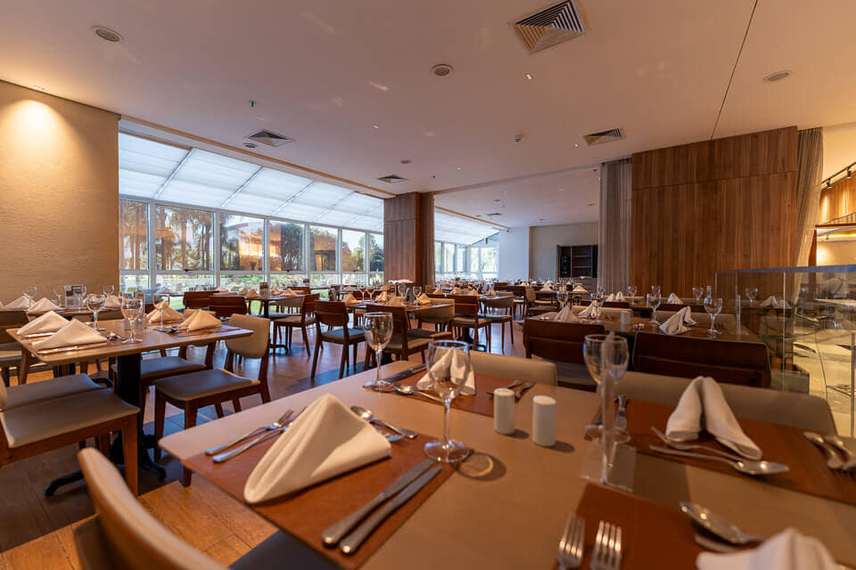 hotel_deville_porto-alegre-restaurante_4.jpg