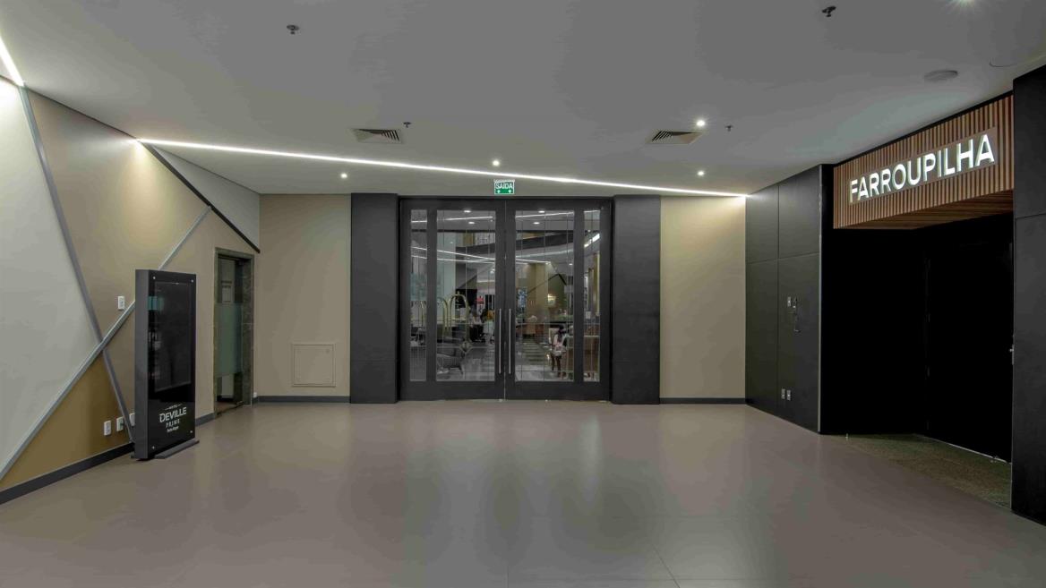 foyer.jpg
