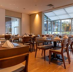 hotel_deville_porto-alegre-restaurante_5.jpg