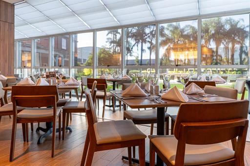 hotel_deville_porto-alegre-restaurante_2.jpg