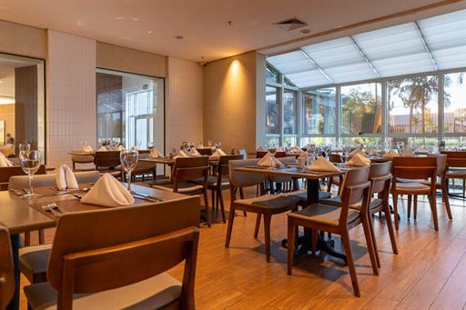 hotel_deville_porto-alegre-restaurante_5.jpg