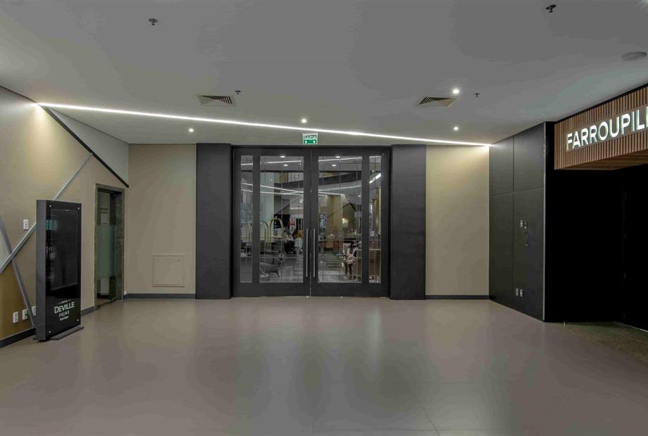 foyer.jpg