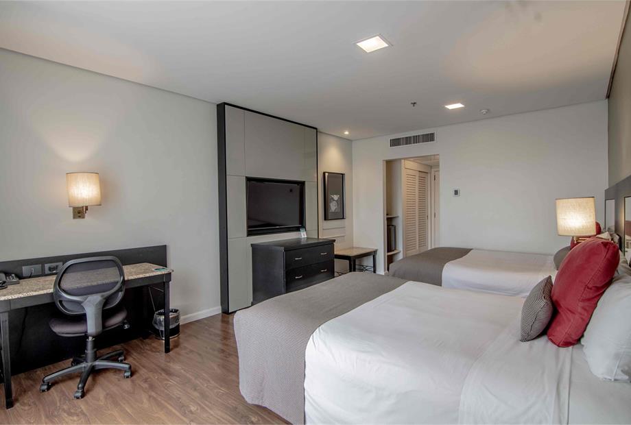 luxo 2 camas casal.jpg