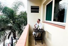 Superior com Sacada- 01 Cama de Casal Queen-Size