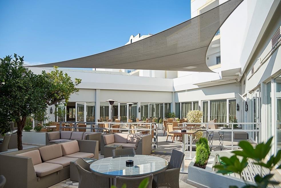 DFH-Duques-Bar-Patio-01.jpg