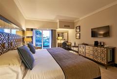 Premium Golf or Sea View Room