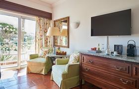 Interconnecting Classic Room with Golf or Sea View of Dona Filipa Hotel