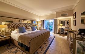 Interconnecting Premium Rooms with Golf or Sea View of Dona Filipa Hotel