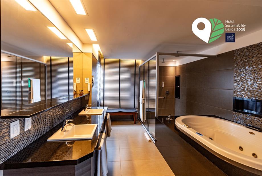 suite (1)_easy-resize.com.jpg