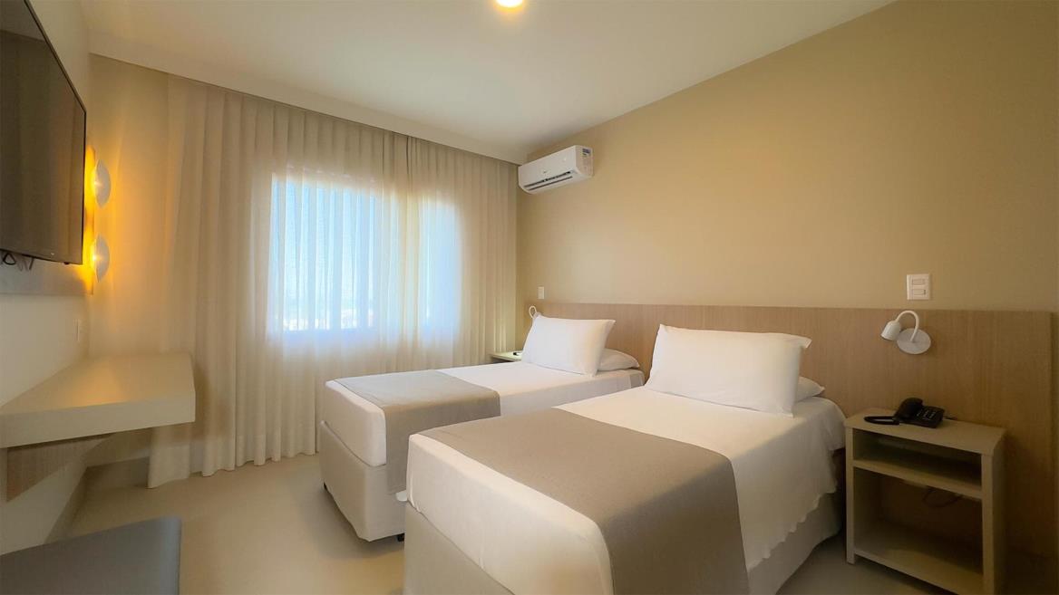 quarto twin 1.jpg