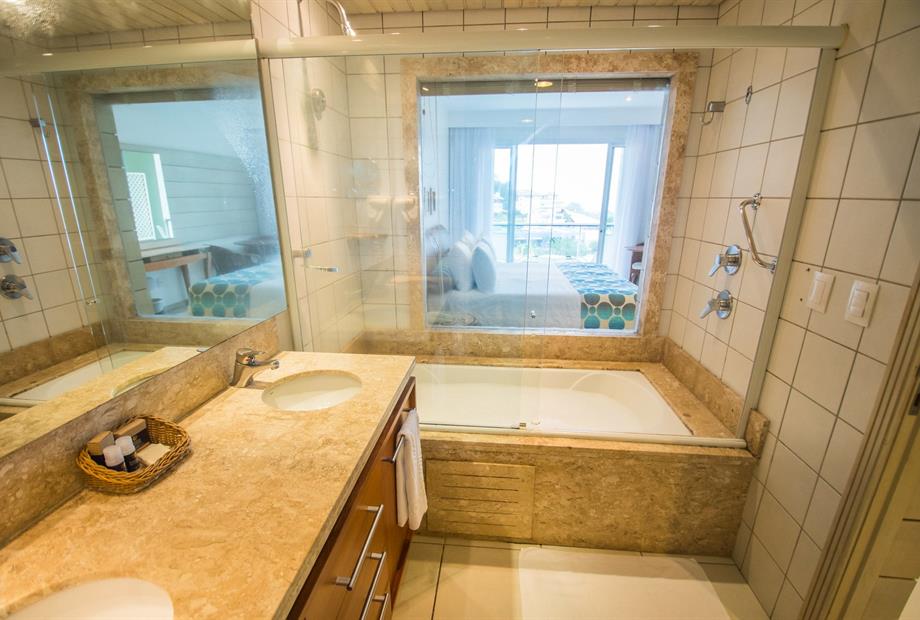 banheiro suíte junior.jpg