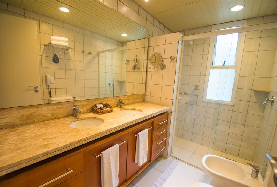 banheiro suite luxo.jpg