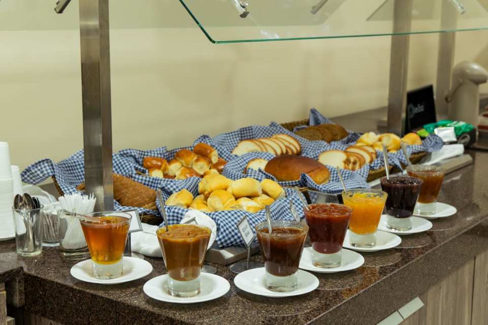 cafe omnibees 4.jpg