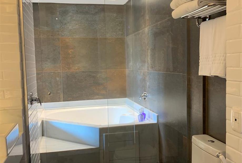 whatsapp image 2021-10-28 at 16.01.32 (10).jpeg