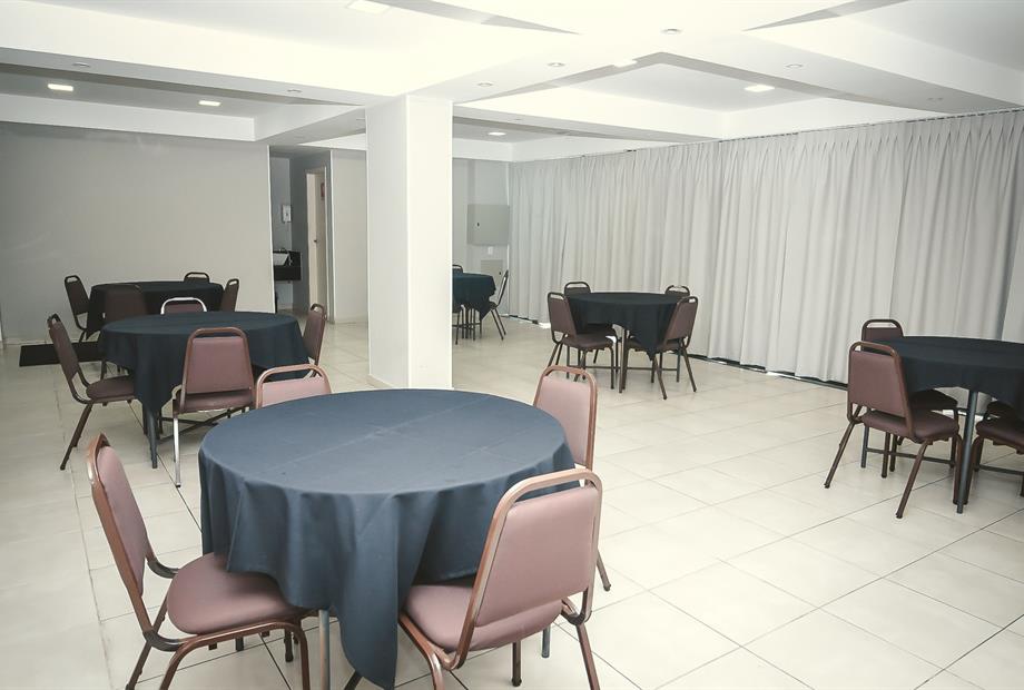 sala de reuniao andar terreo (1).jpg