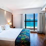 SUITE - INCRÍVEL VISTA FRENTE MAR