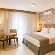 Quarto Luxo Cama de Casal com Varanda