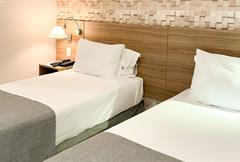 Quarto Luxo Cama Twin com Varanda