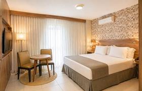 Quarto Luxo Cama de Casal com Varanda do Promenade Fusion - Itaguaí