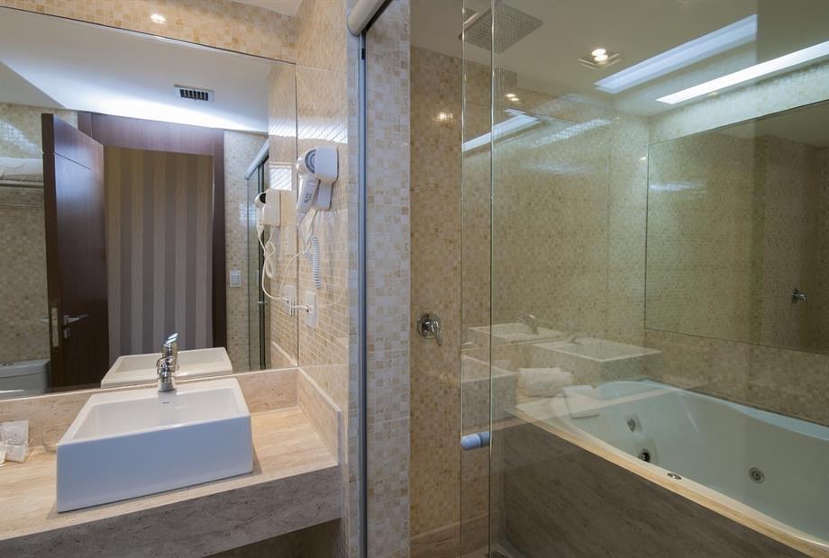 suite master (2)_easy-resize.com.jpg