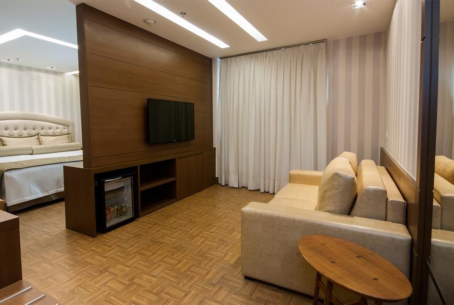 suite master (1)_easy-resize.com.jpg